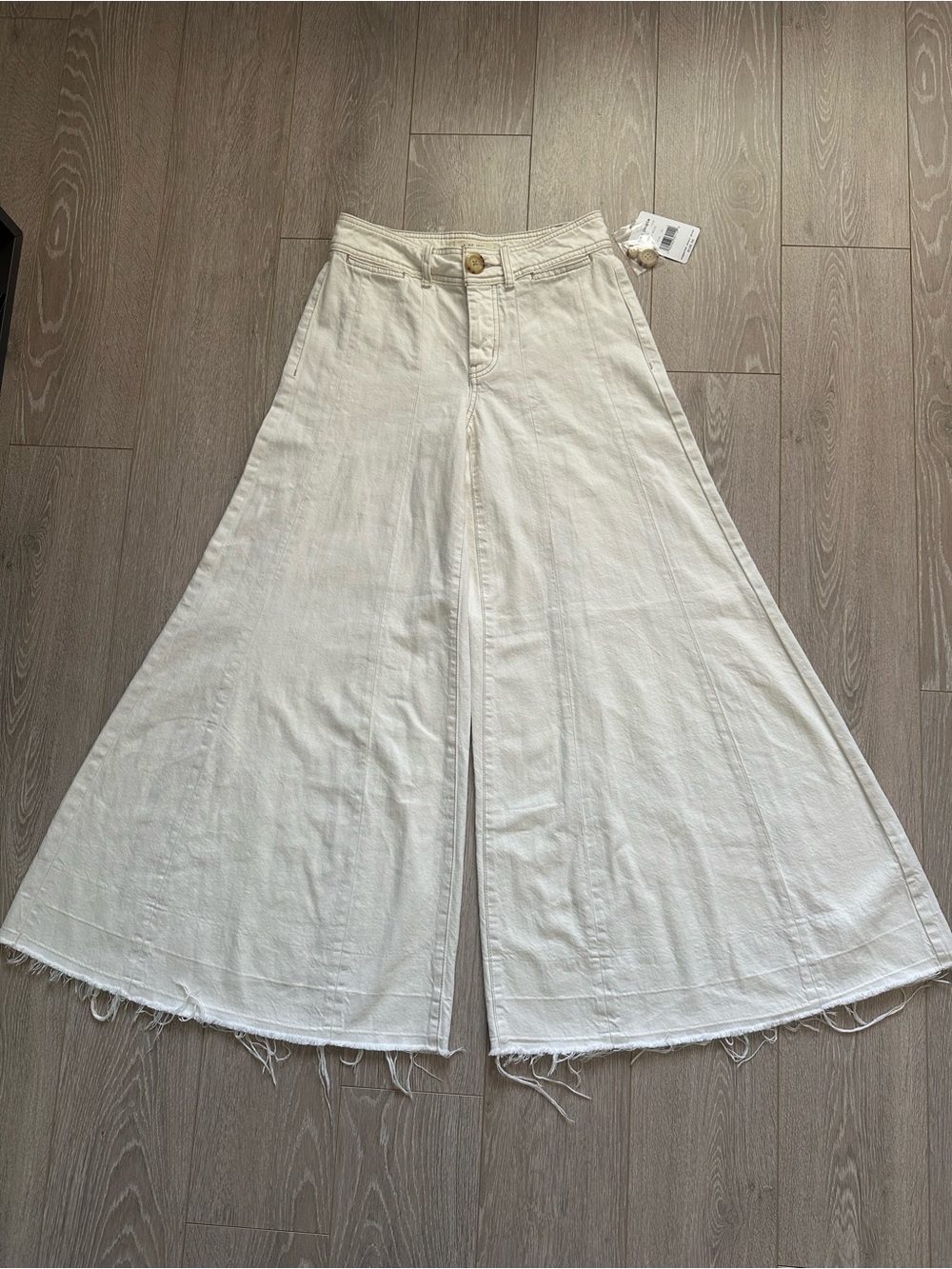 Free People We The Free Jeans Super Wide Leg Flare Worn White Sz 25 NWT New